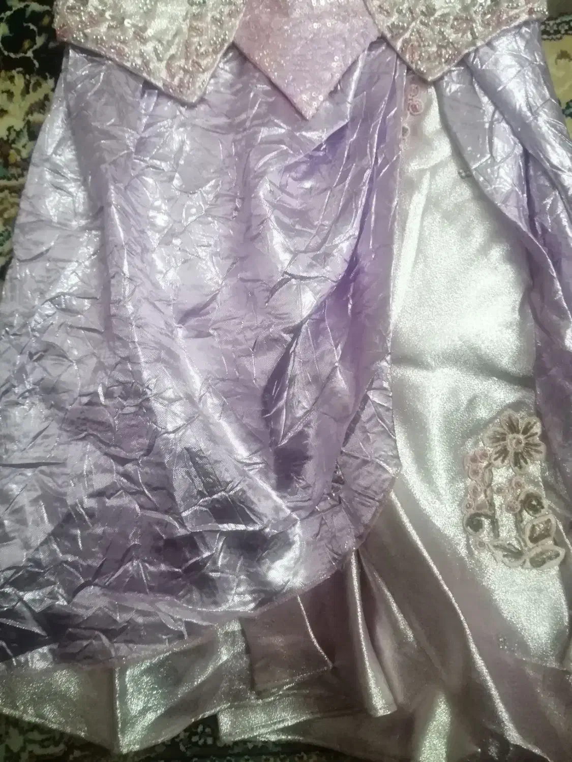 لباس مجلسی|لباس|کاشان, کارگر|دیوار