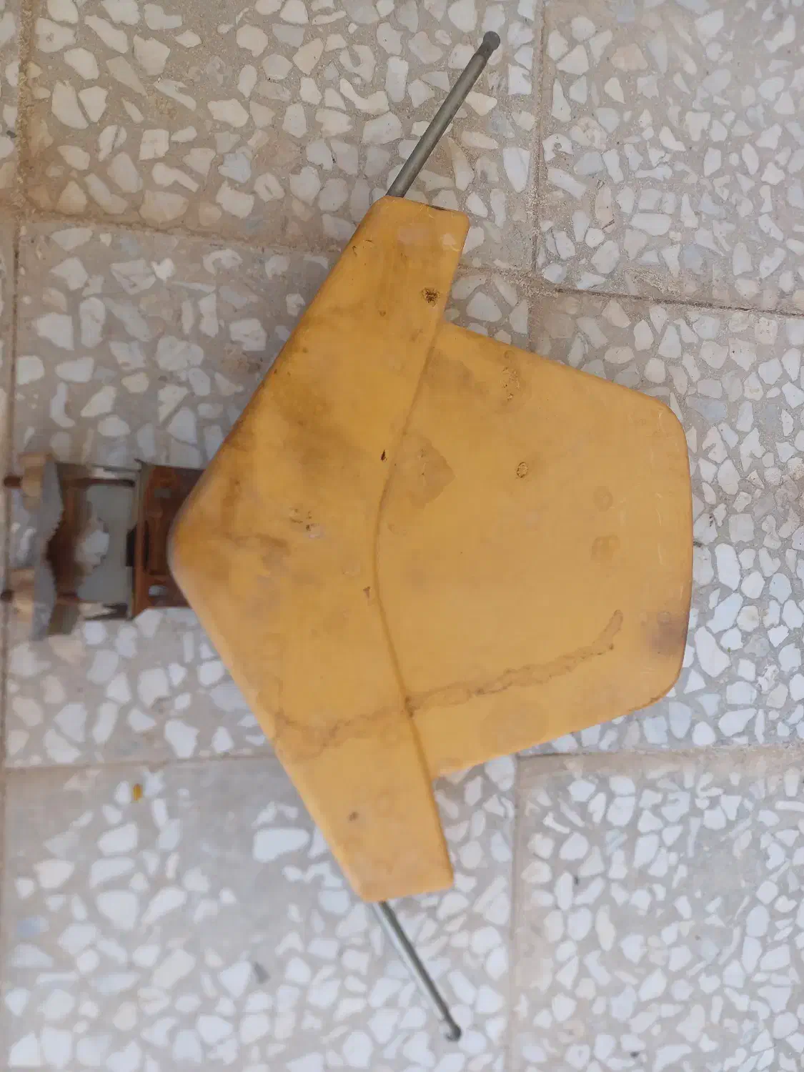 آنتن|صوتی و تصویری|قم, وادی السلام|دیوار