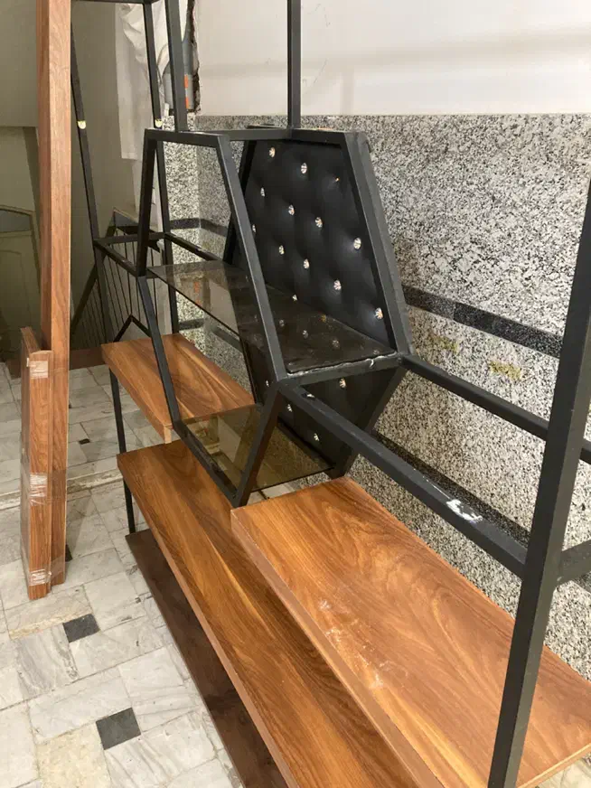 قفسه و میز دکور مغازه|فروشگاه و مغازه|قم, زنبیل آباد|دیوار