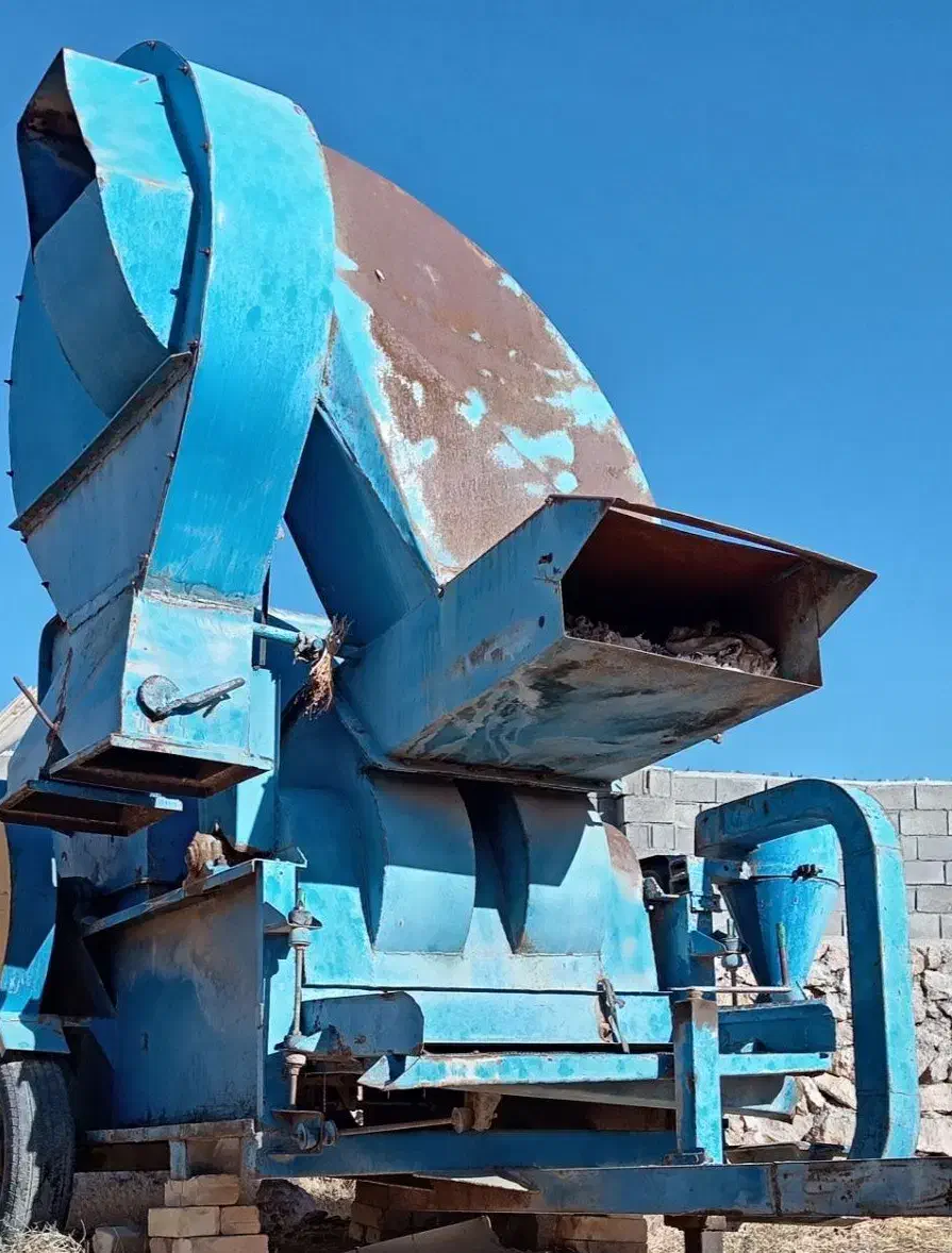 خرمن‌کوب بادی صادقی کم‌استفاده با قیمت مناسب|ماشین‌آلات صنعتی|اسفراین, |دیوار