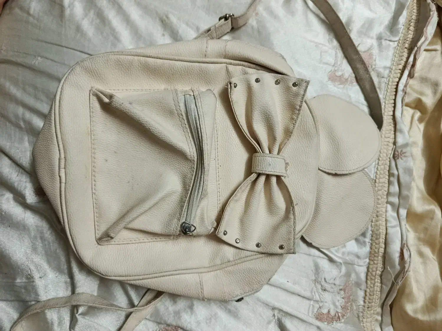 کوله دخترانه|کیف، کفش، کمربند|مشهد, رده|دیوار