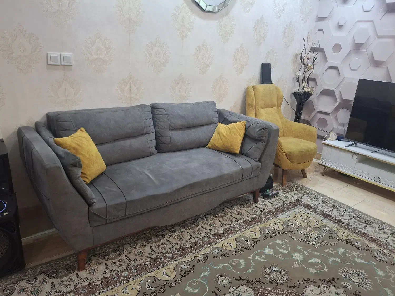 یک دست مبل ۷ نفره|مبلمان خانگی و میز عسلی|گرگان, |دیوار