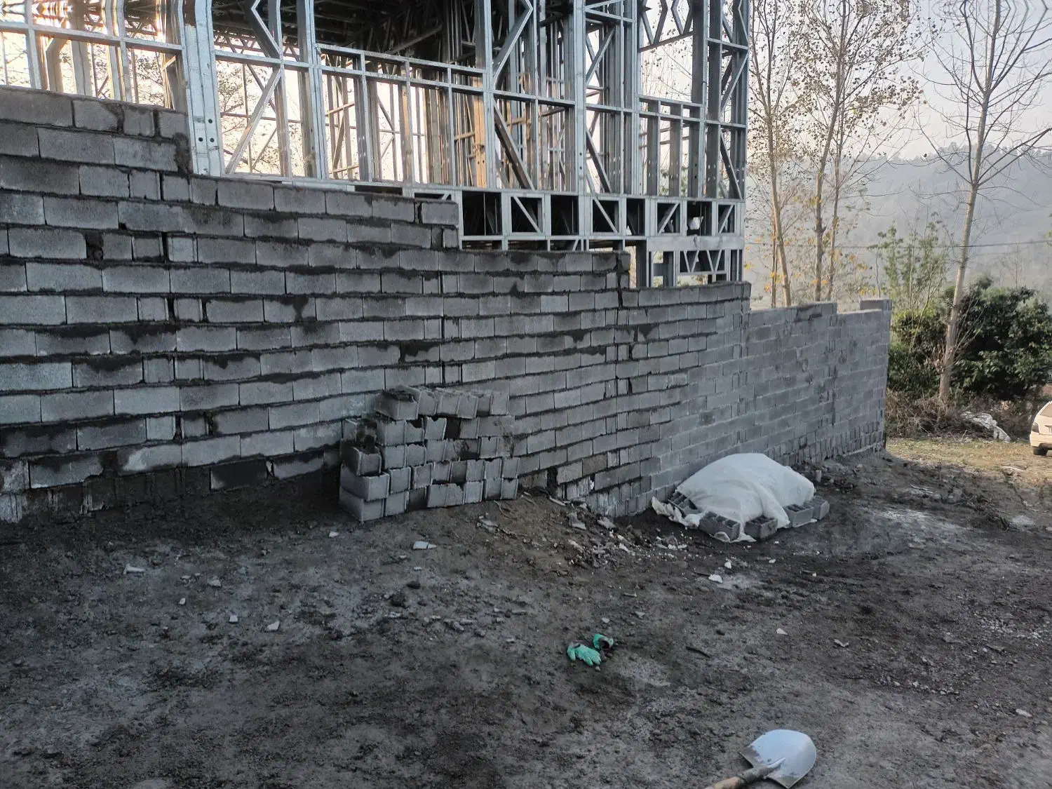 بنایی دیوار چینی،پی کنی،آرماتور دیوار،ایتال و بلوک|خدمات پیشه و مهارت|لاهیجان, کوی خزر|دیوار