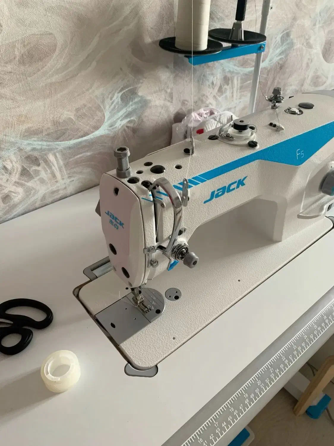 استخدام وسط کار  وردست  کارگر ساده|استخدام صنعتی، فنی، مهندسی|تهران, جردن|دیوار