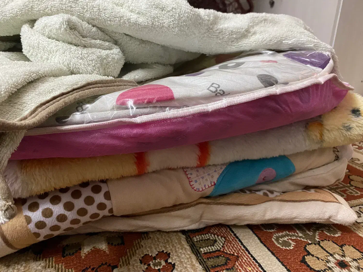 پتو و پشه بند و تشک کودک|رختخواب، بالش، پتو|سمنان, |دیوار