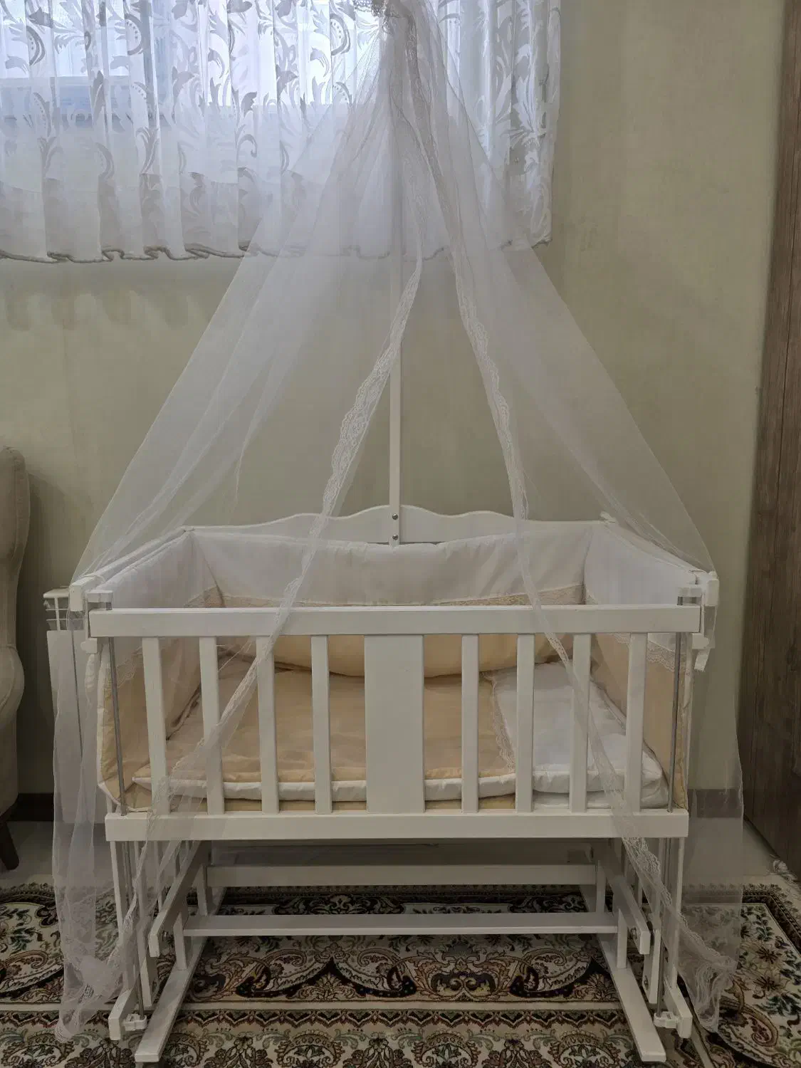 گهواره و تخت کنار مادر|تخت و سرویس خواب|مشهد, زمانه|دیوار