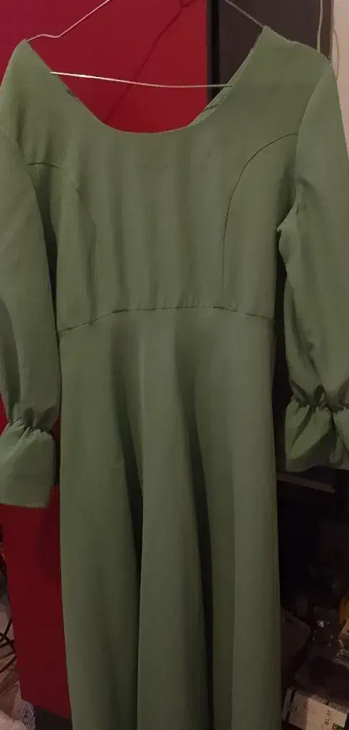 لباس مجلسی|لباس|فردیس, نسترن غربی|دیوار