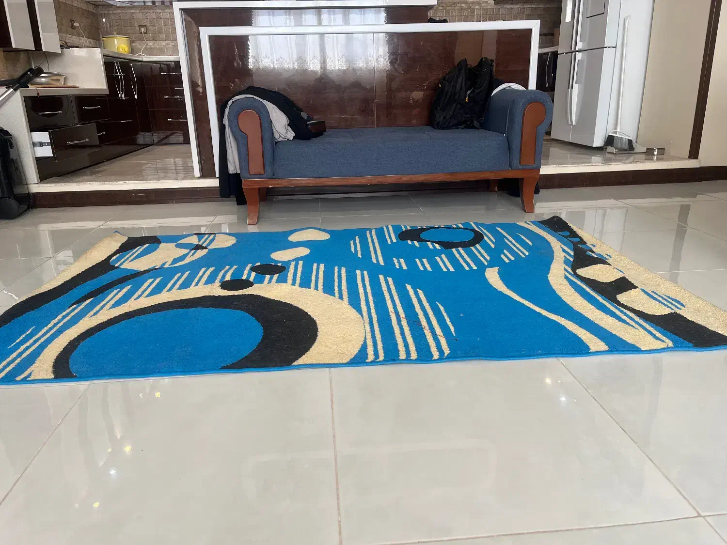 مفت نصف قیمت بازار فرش آبی مناسب اتاق کودک نوجوان|فرش|یزد, |دیوار