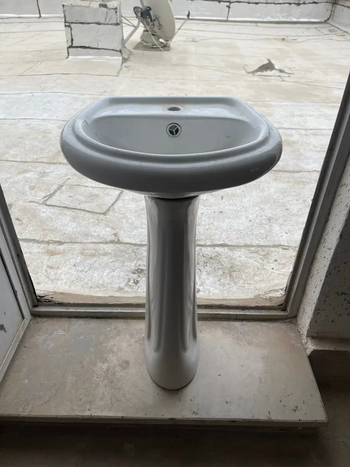 روشویی کاملا سالم با پایه|لوازم سرویس بهداشتی|پردیس, فاز ۹|دیوار