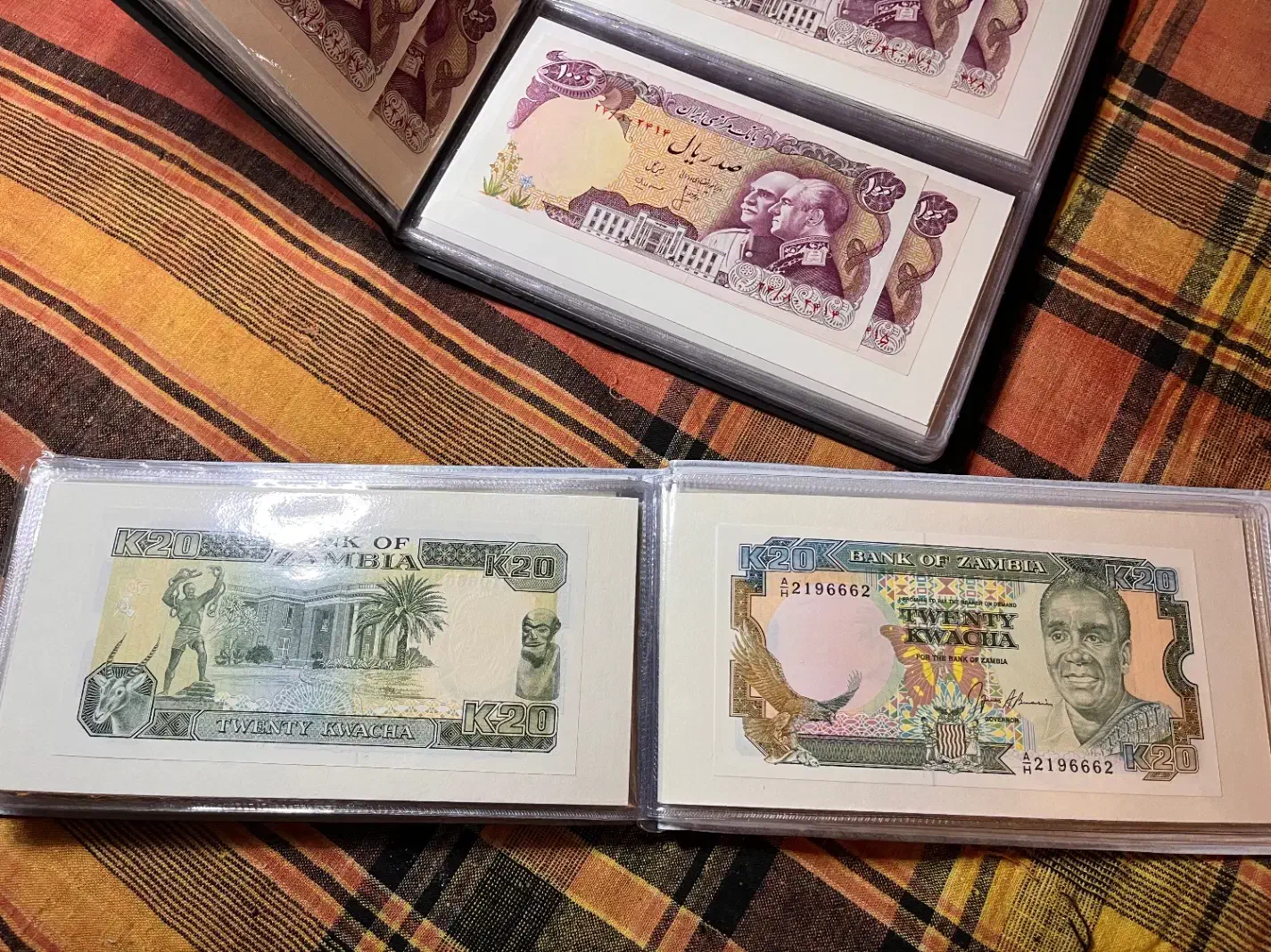 آلبوم کلکسیونی خانه کهن|کلکسیون سکه، تمبر، اسکناس|بندرعباس, |دیوار