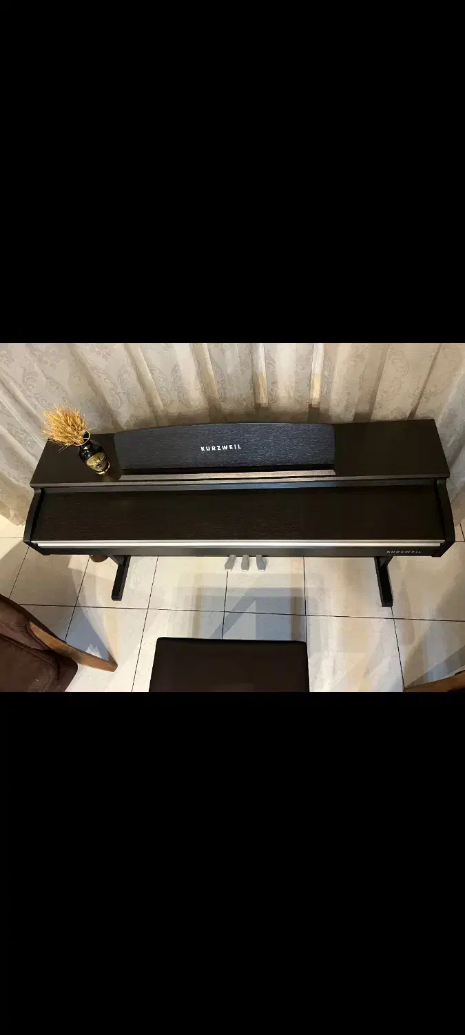 پیانو|پیانو، کیبورد، آکاردئون|ری, شهادت|دیوار