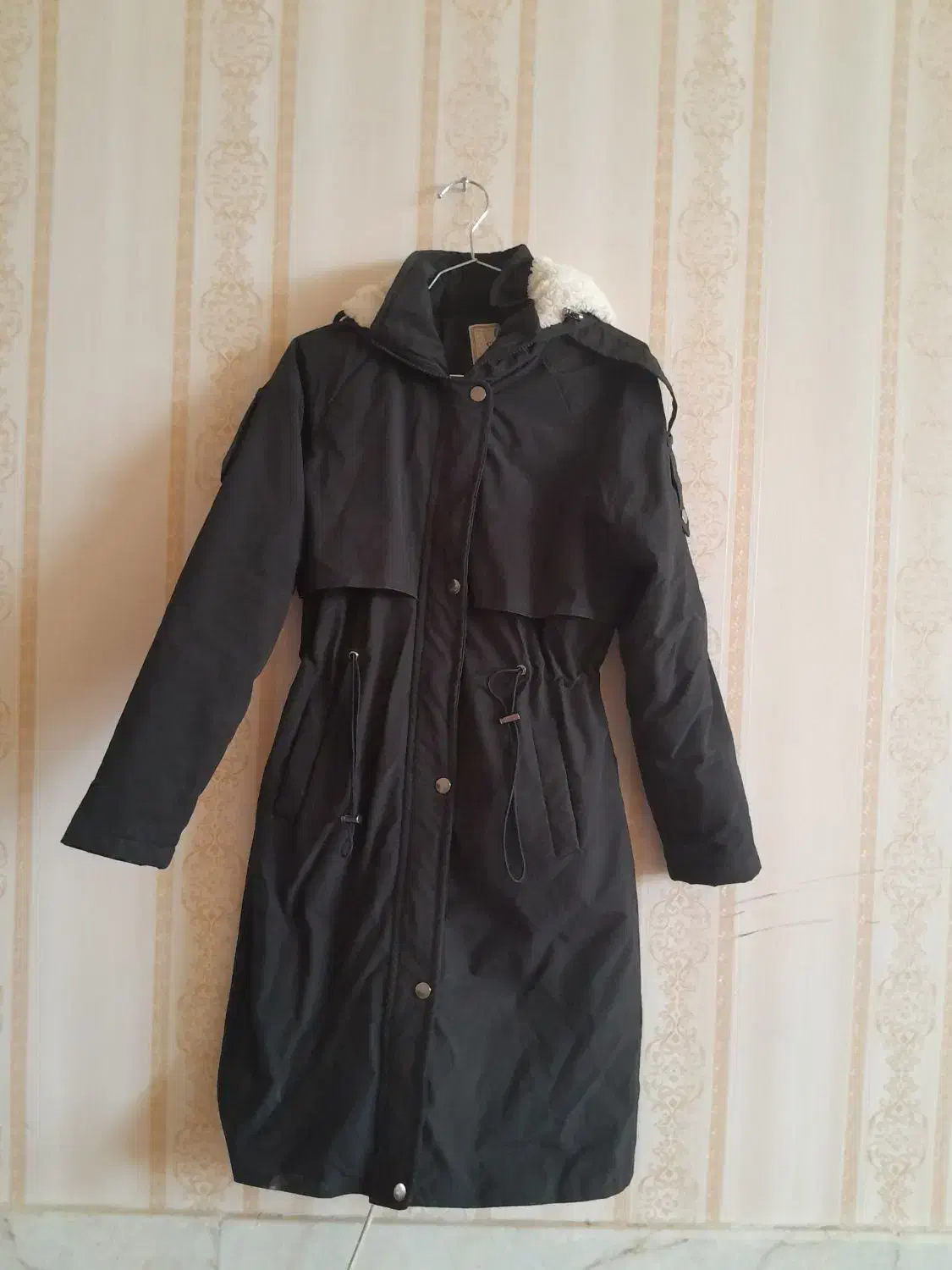 یک عدد بارانی مشکی ویک عددکاپش درحدنو۰|لباس|سبزوار, فقیه سبزواری|دیوار