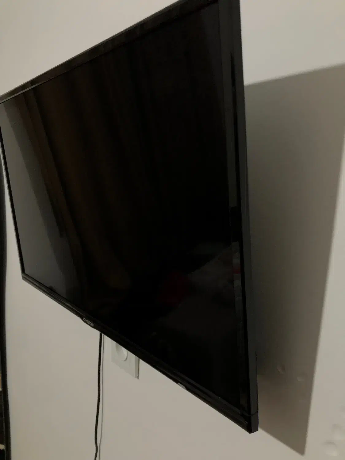 تلویزیون ۳۲اینچ|تلویزیون و پروژکتور|بندر انزلی, آذربایجان|دیوار