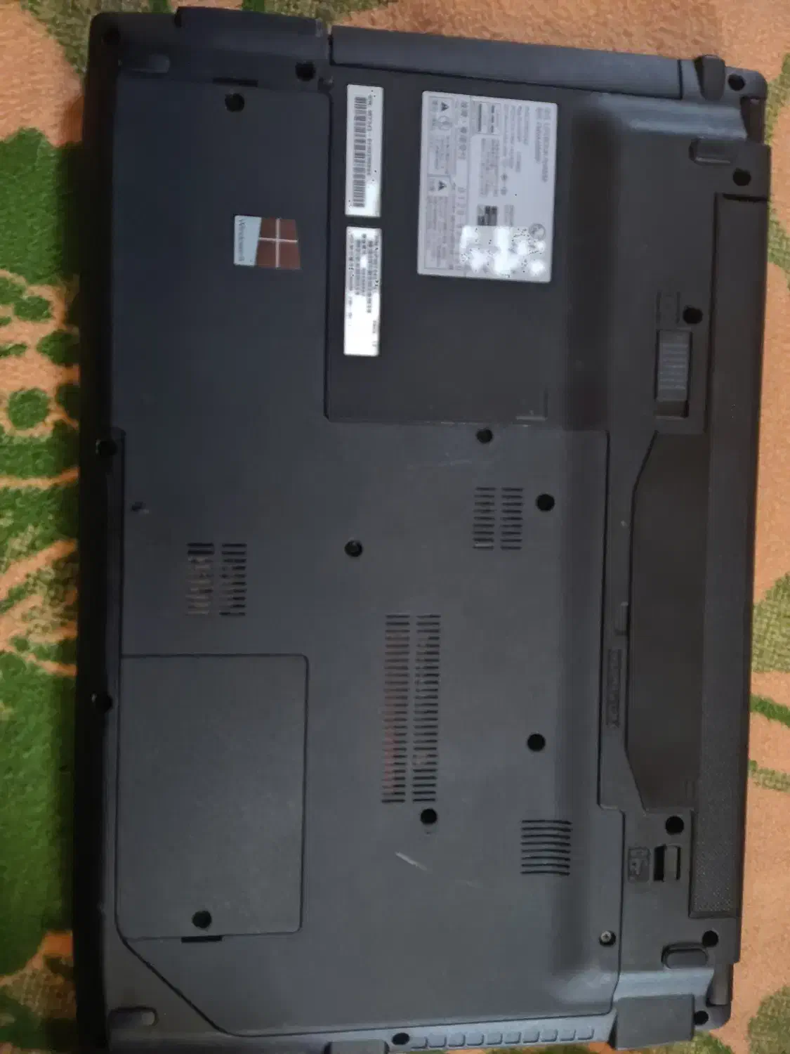 یک عدد دستگاه لب تاب|رایانه همراه|حاجی آباد, |دیوار