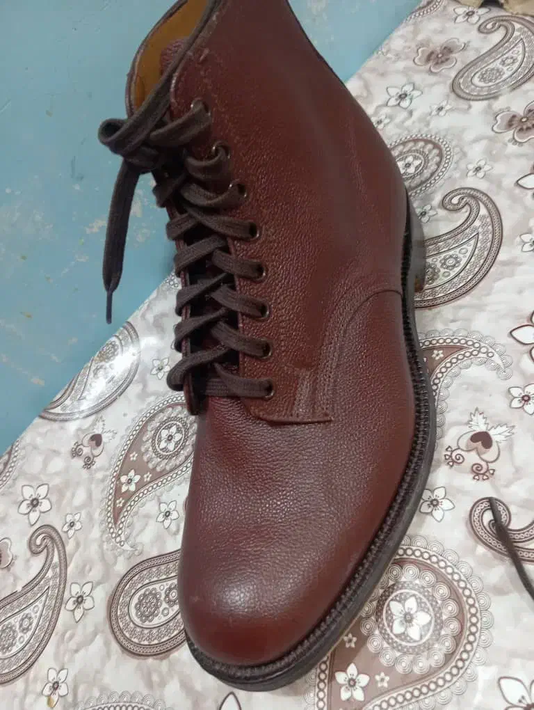 یک جفت کفش بوت|کیف، کفش، کمربند|زابل, |دیوار