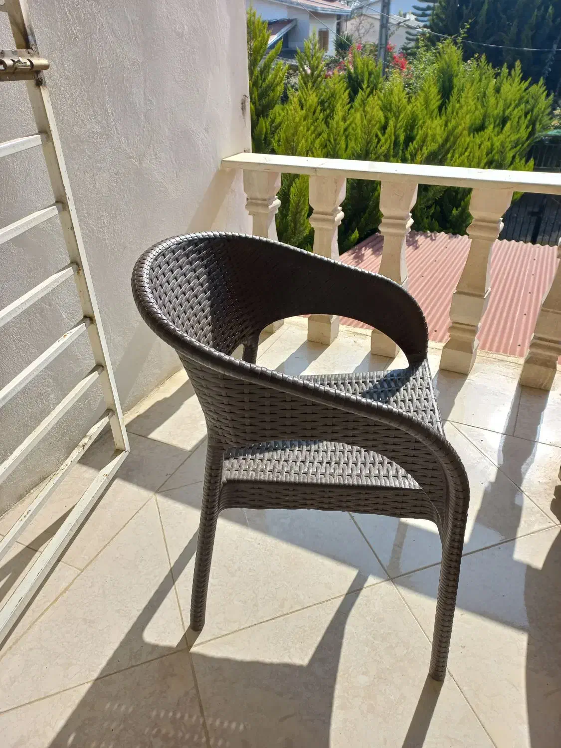 صندلی حصیری|صندلی و نیمکت|سرخرود, |دیوار