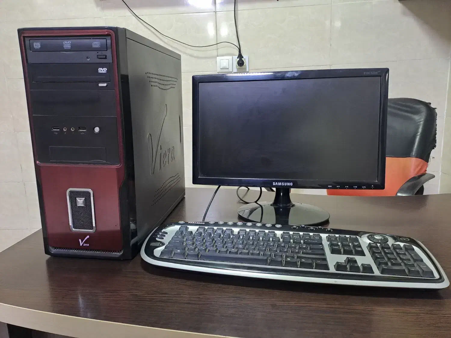 کیس و مانیتور سامسونگ و کیبورد|رایانه رومیزی|پیشوا, |دیوار