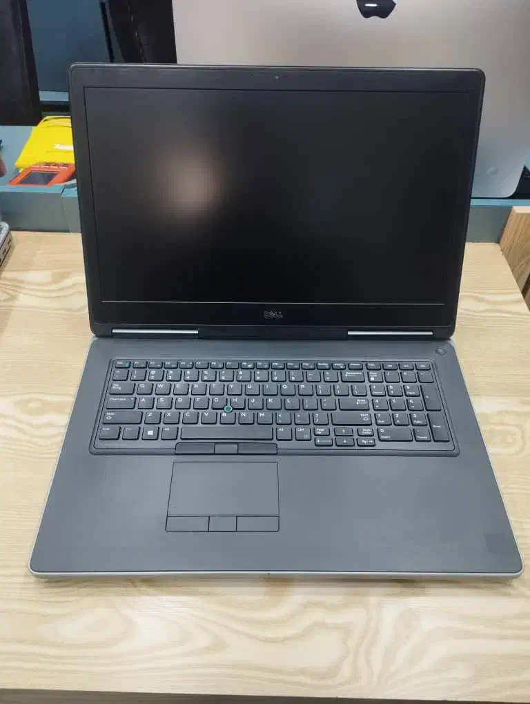 هیولای رندر سنگین Dell7720 با ۸ گیگ گرافیک مجزا|رایانه همراه|تهران, میدان ولیعصر|دیوار
