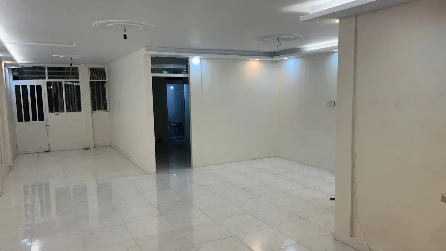 ۶۵ متر با حیاط ، بازسازی حتی ۱۵ نفر