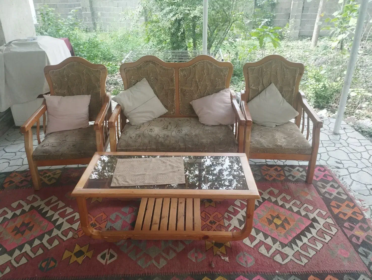 مبل کلاسیک‌ تمام چوب با روکش پارچه ای ترکیه|مبلمان خانگی و میز عسلی|فومن, |دیوار