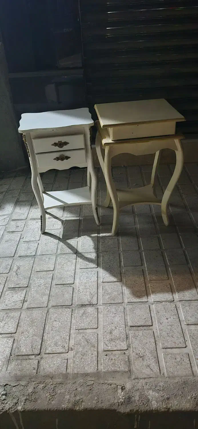 دو عدد میز تلفن ته انباری|میز تلفن|مشکیندشت, |دیوار