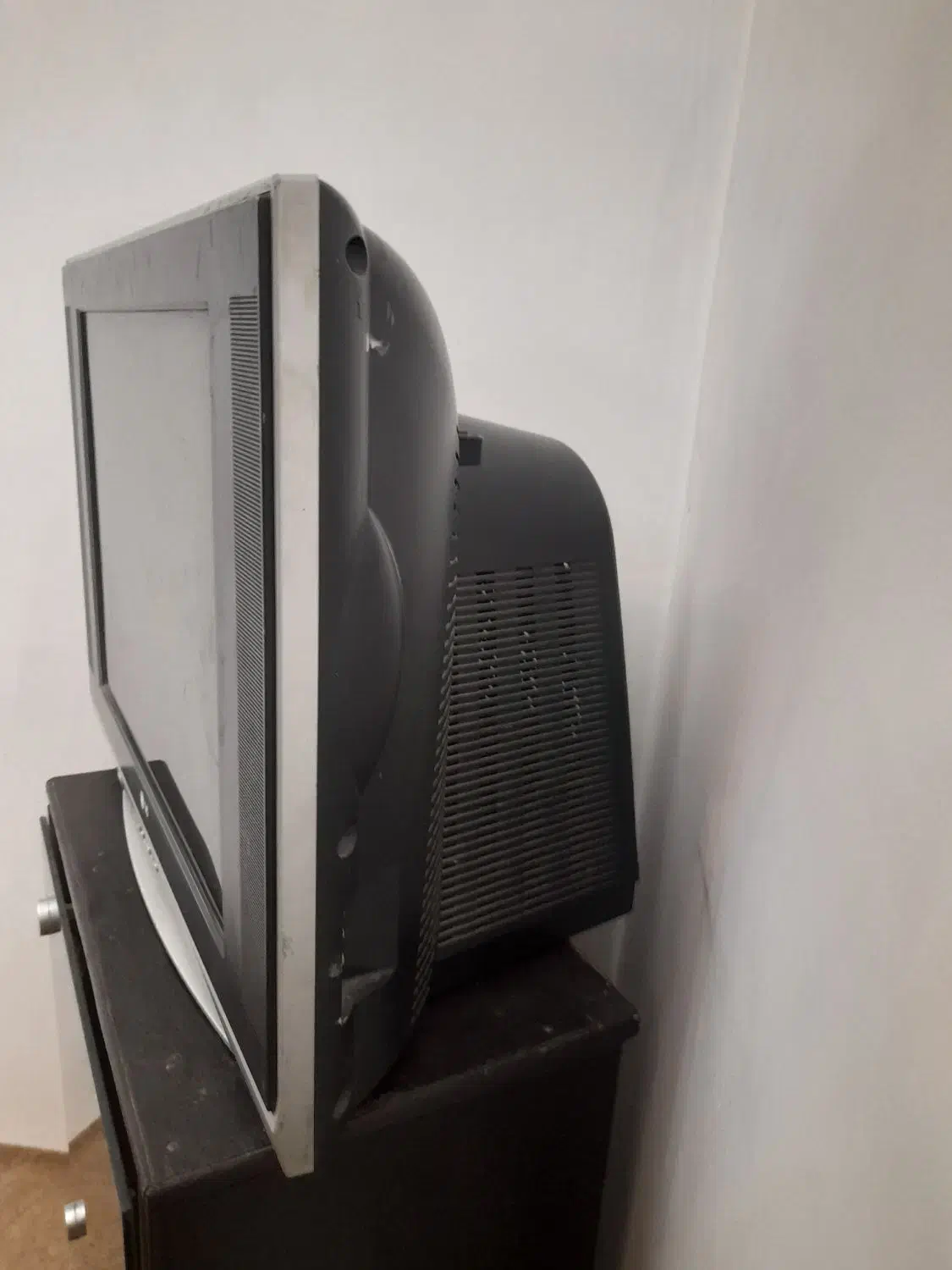 تلویزیون LG صفحه تخت رنگی|تلویزیون و پروژکتور|تبریز, |دیوار