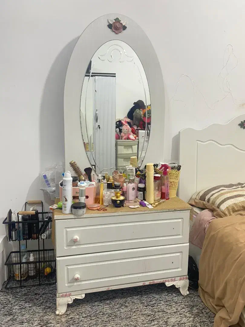 تخت خواب  سفید یک ونیم نفره 6500000|تخت و سرویس خواب|بوشهر, |دیوار