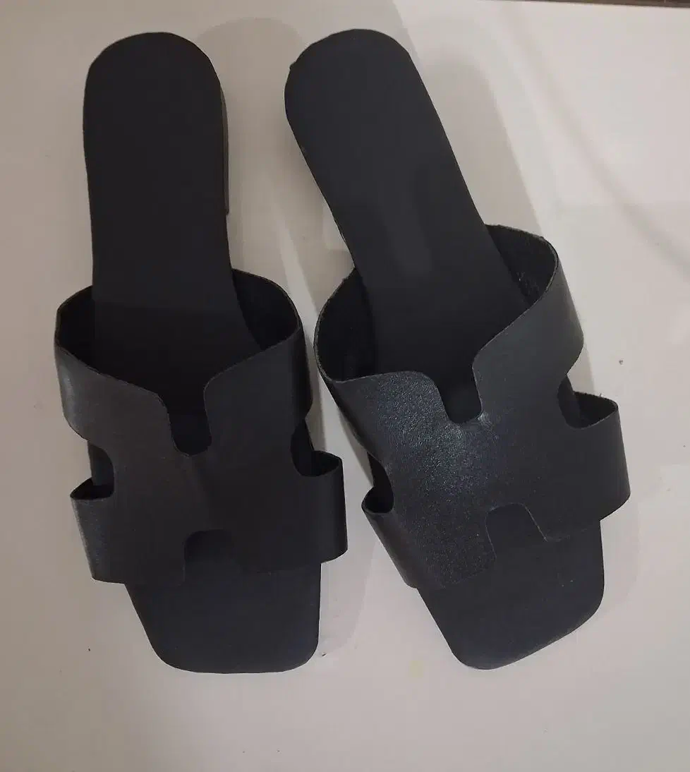 دمپایی|کیف، کفش، کمربند|قرچک, زیبا شهر|دیوار