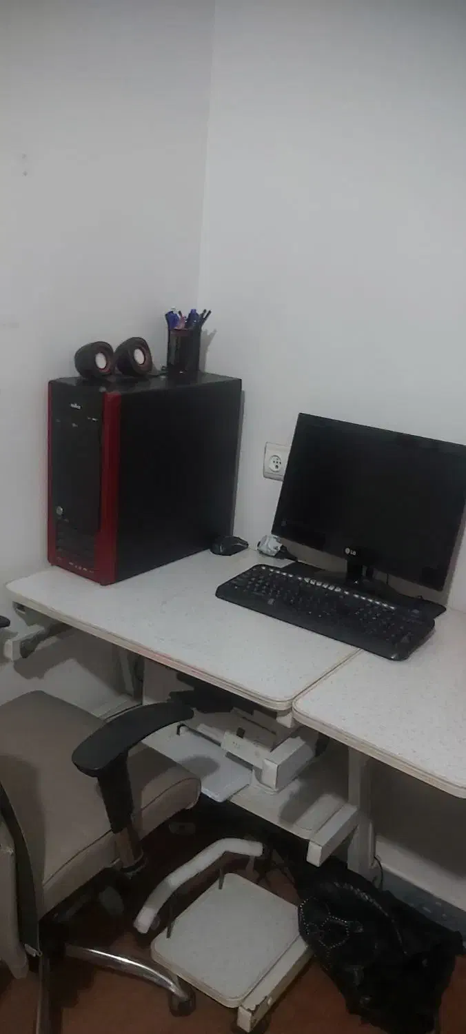 یک دست کامپیوتر کامل|میز تحریر و کامپیوتر|پارس‌آباد, |دیوار