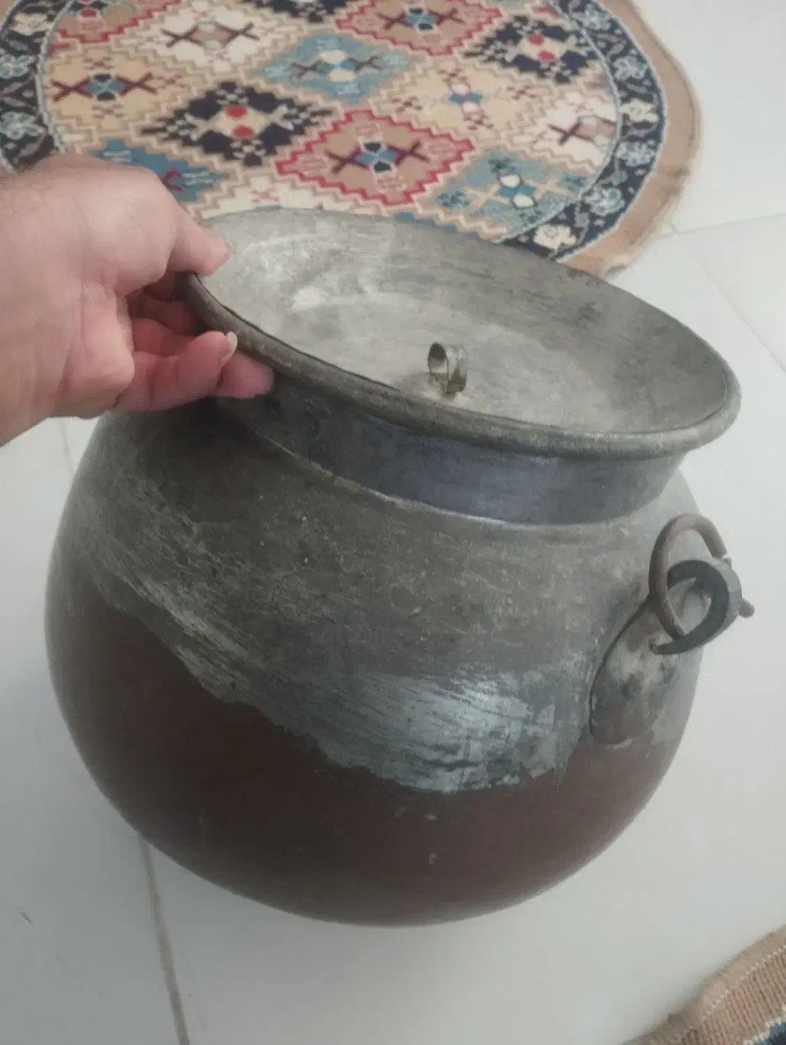 دوگوله|کلکسیون اشیاء عتیقه|اراک, |دیوار