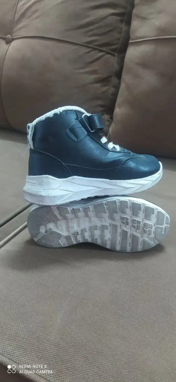 کفش دوخترونه در حد نونو سایز 24|کفش و لباس بچه|قم, وادی السلام|دیوار