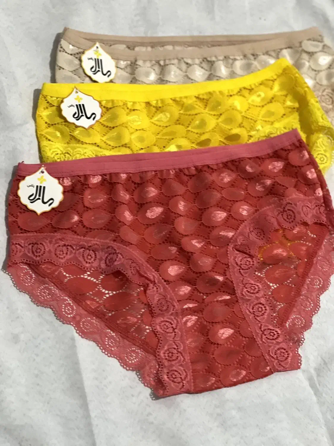 لباس زیر زنانه|لباس|دورود, |دیوار