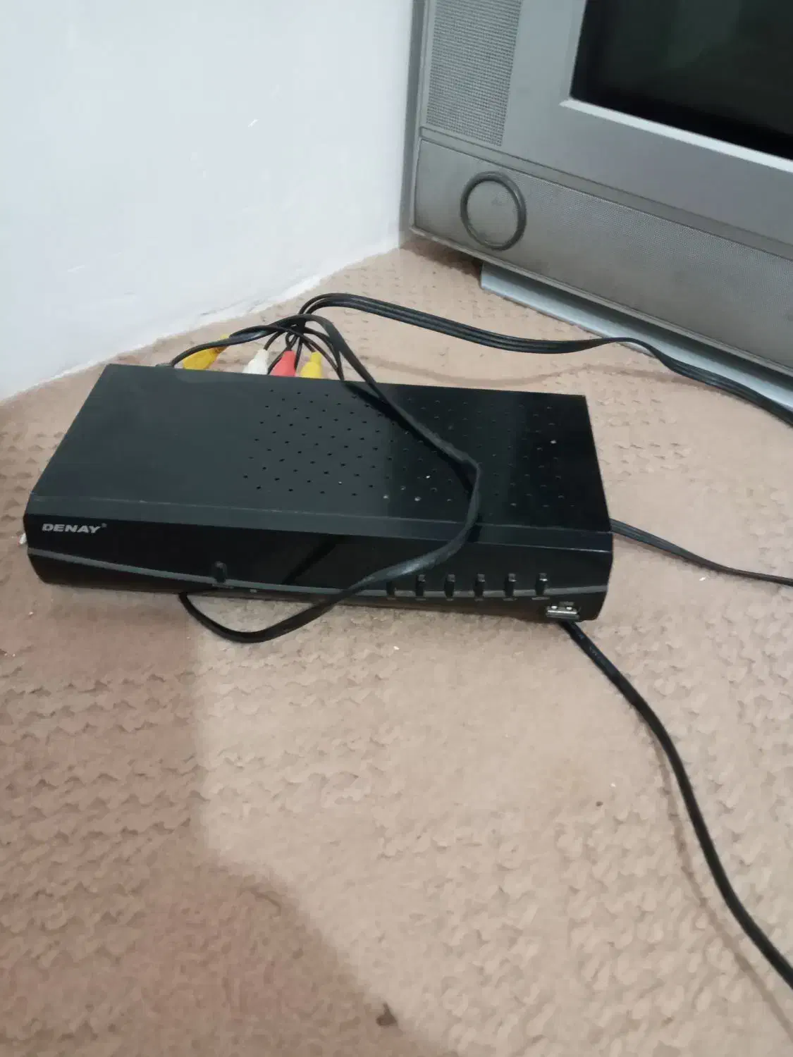 تلوزیون ۲۱ اینچ با دیجیتال|تلویزیون و پروژکتور|خرم‌آباد, |دیوار