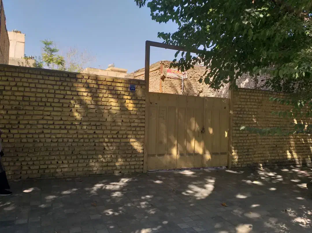 ۴۰۰متر چهار دیواری بر خیابان اصلی با کاربری تجاری|فروش زمین و ملک کلنگی|اصفهان, شاهزاده ابراهیم|دیوار
