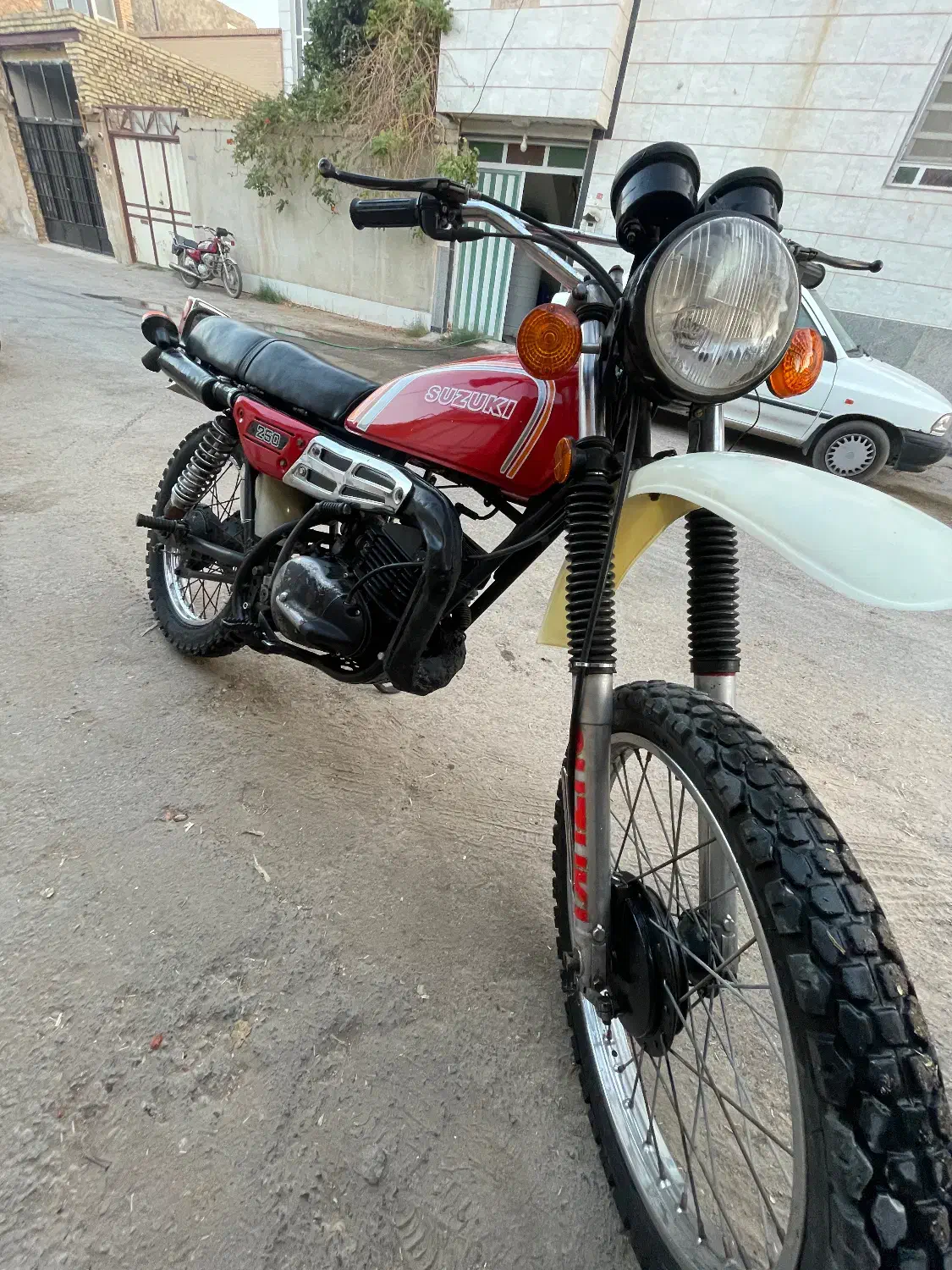 تریل سوزوکی ۲۵۰|موتورسیکلت|میبد, |دیوار