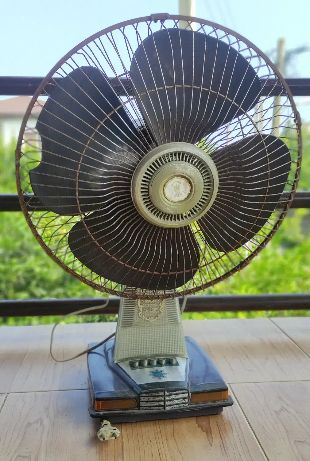 پنکه کمیاب بنز ، نیاز به تعمیر|پنکه و تصفیه‌کنندهٔ هوا|رامسر, |دیوار