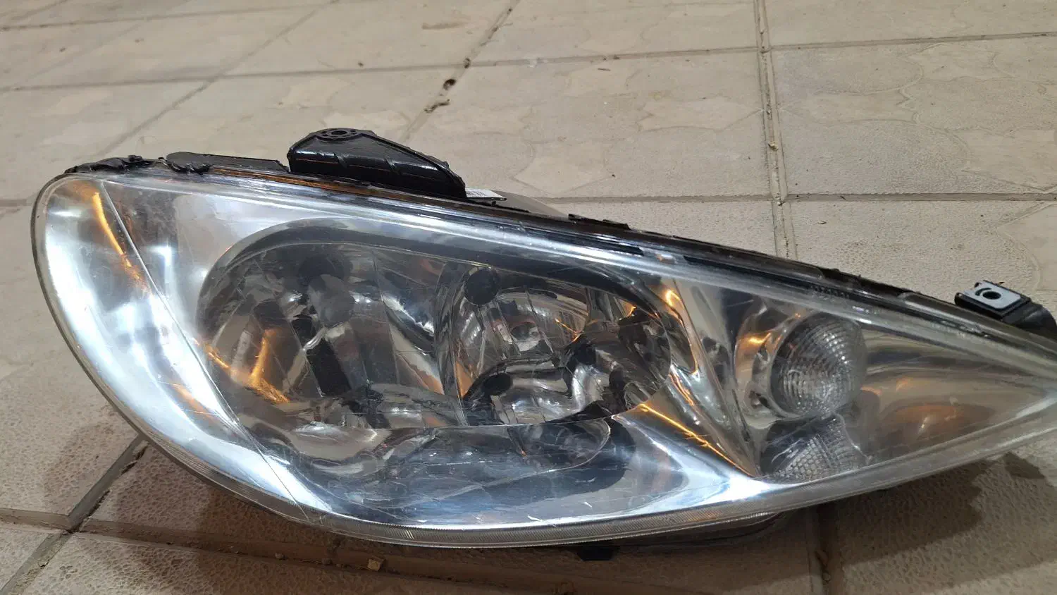 چراغ جلو ۲۰۶|قطعات یدکی و لوازم جانبی|تربت جام, نظامی|دیوار