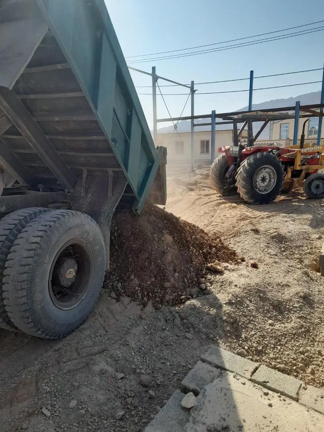 تراکتور شهرک صنعتی یزدمهر مهریز|خدمات حمل و نقل|مهریز, |دیوار