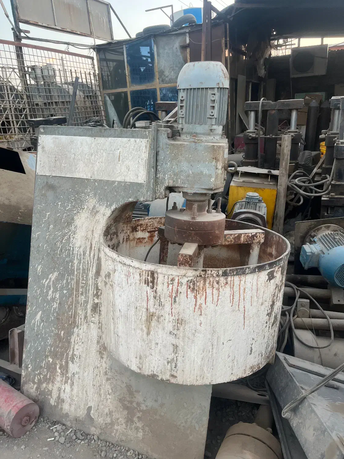 سور|ماشینآلات صنعتی|رباطکریم, آدران|دیوار