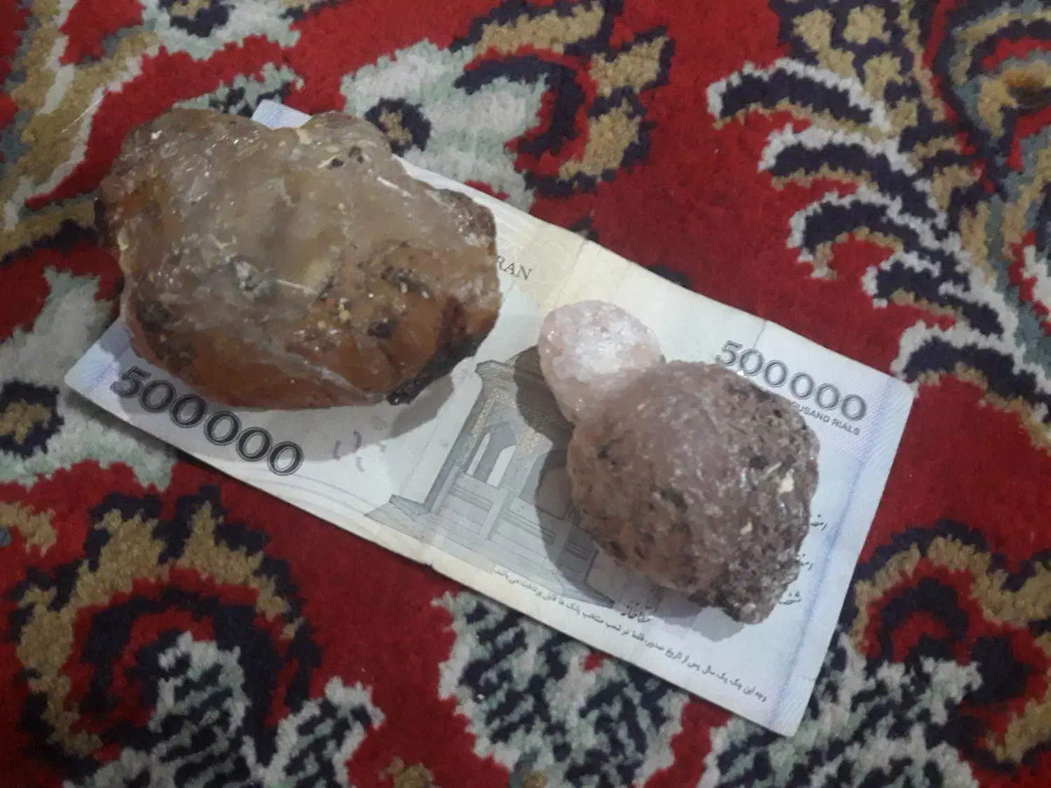 سنگ گهروبا تراش نخورده بسیار زیبا|جواهرات|قزوین, |دیوار