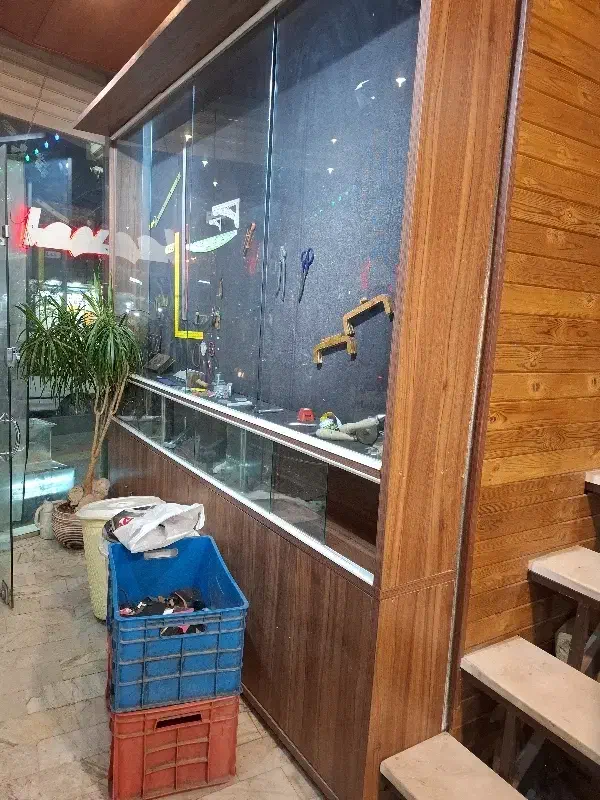 ویترین|فروشگاه و مغازه|قم, سنگ بند|دیوار