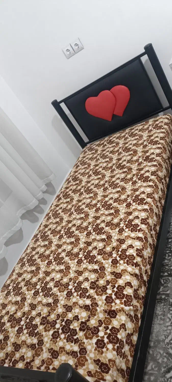 تخت خواب یک نفره سالم با تشک طبی اصلی|تخت و سرویس خواب|سرپل ذهاب, |دیوار