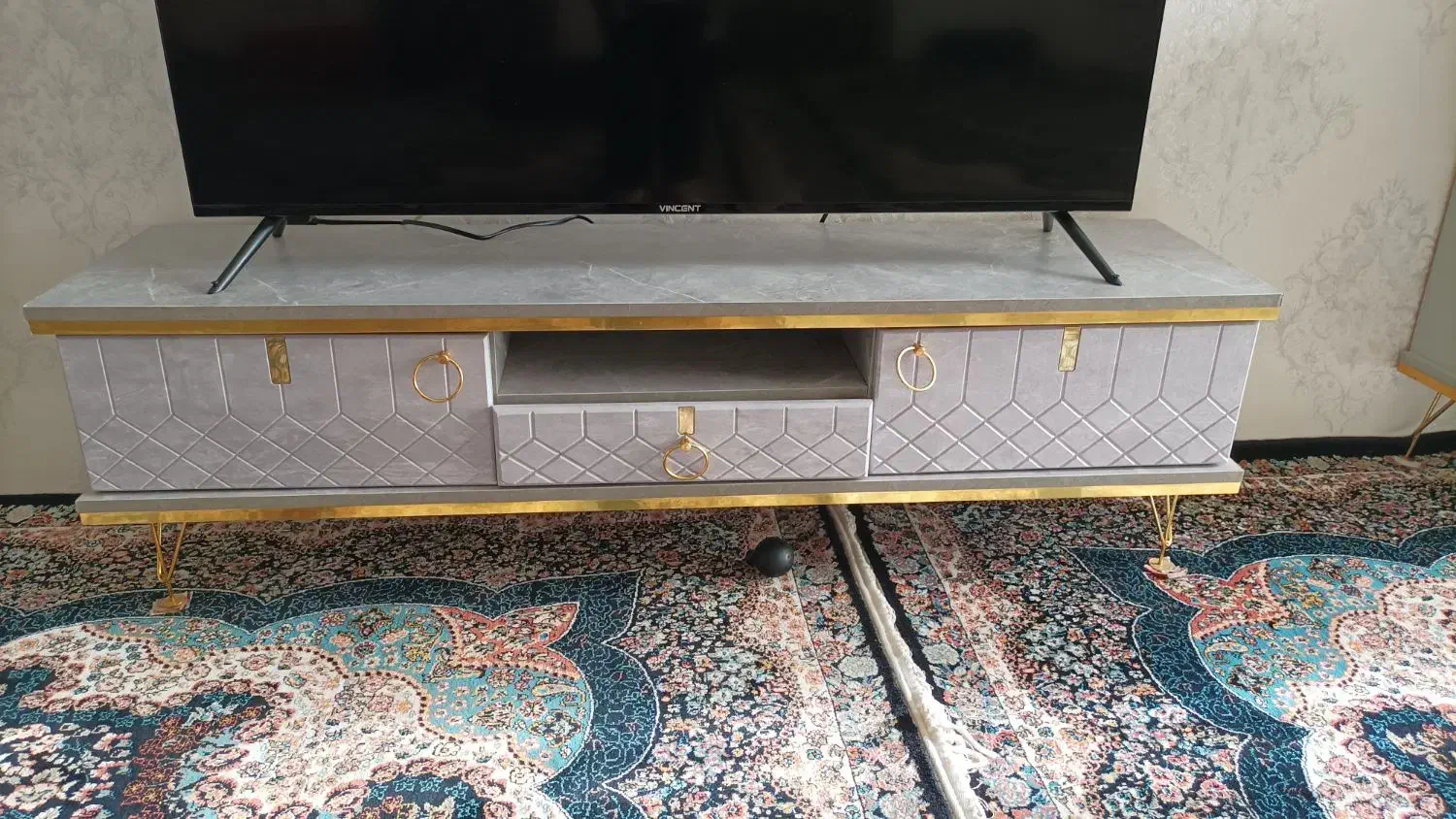 میز تلوزیون در حد نو|میز تلویزیون|صائین قلعه, |دیوار