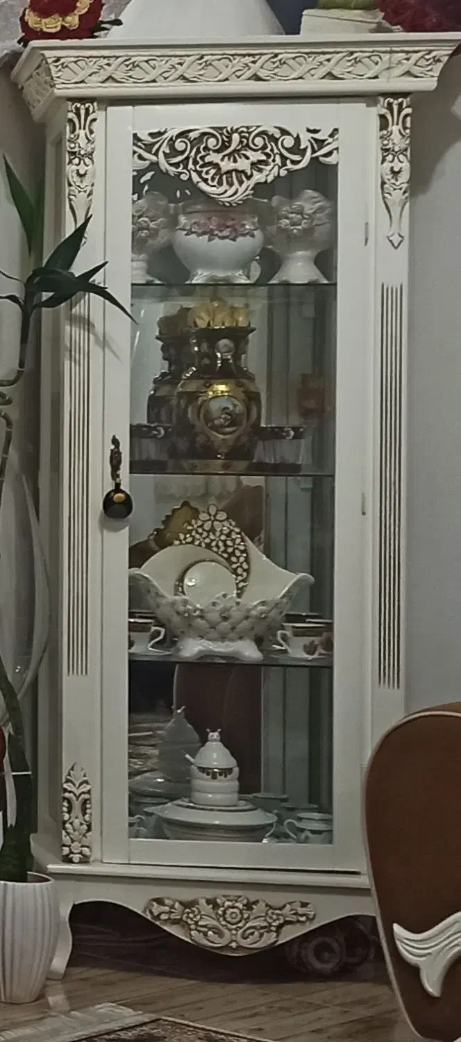 ویترین وساعت سفید|بوفه، ویترین، کنسول|رضوانشهر, |دیوار