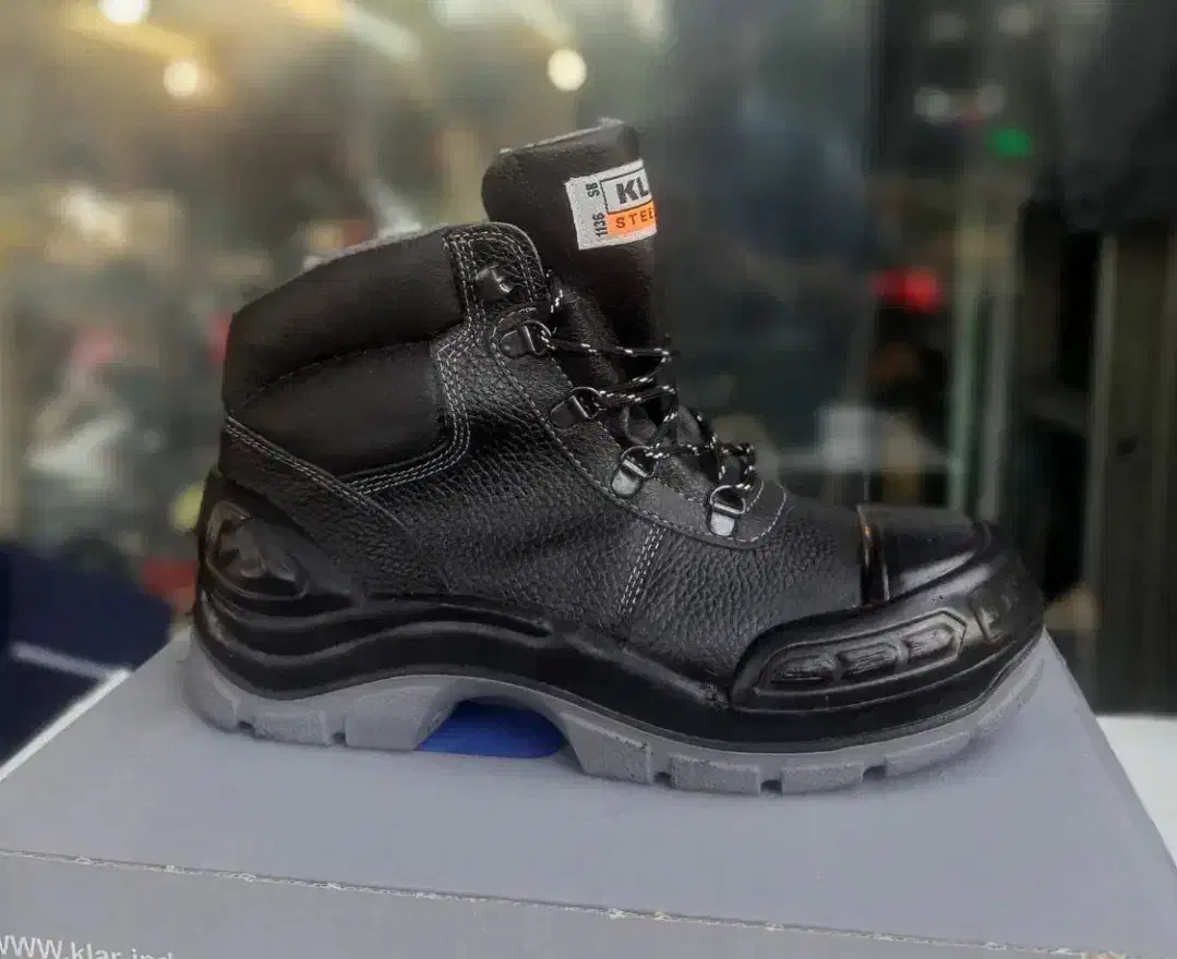 کفش ایمنی|کیف، کفش، کمربند|شیروان (خراسان), |دیوار