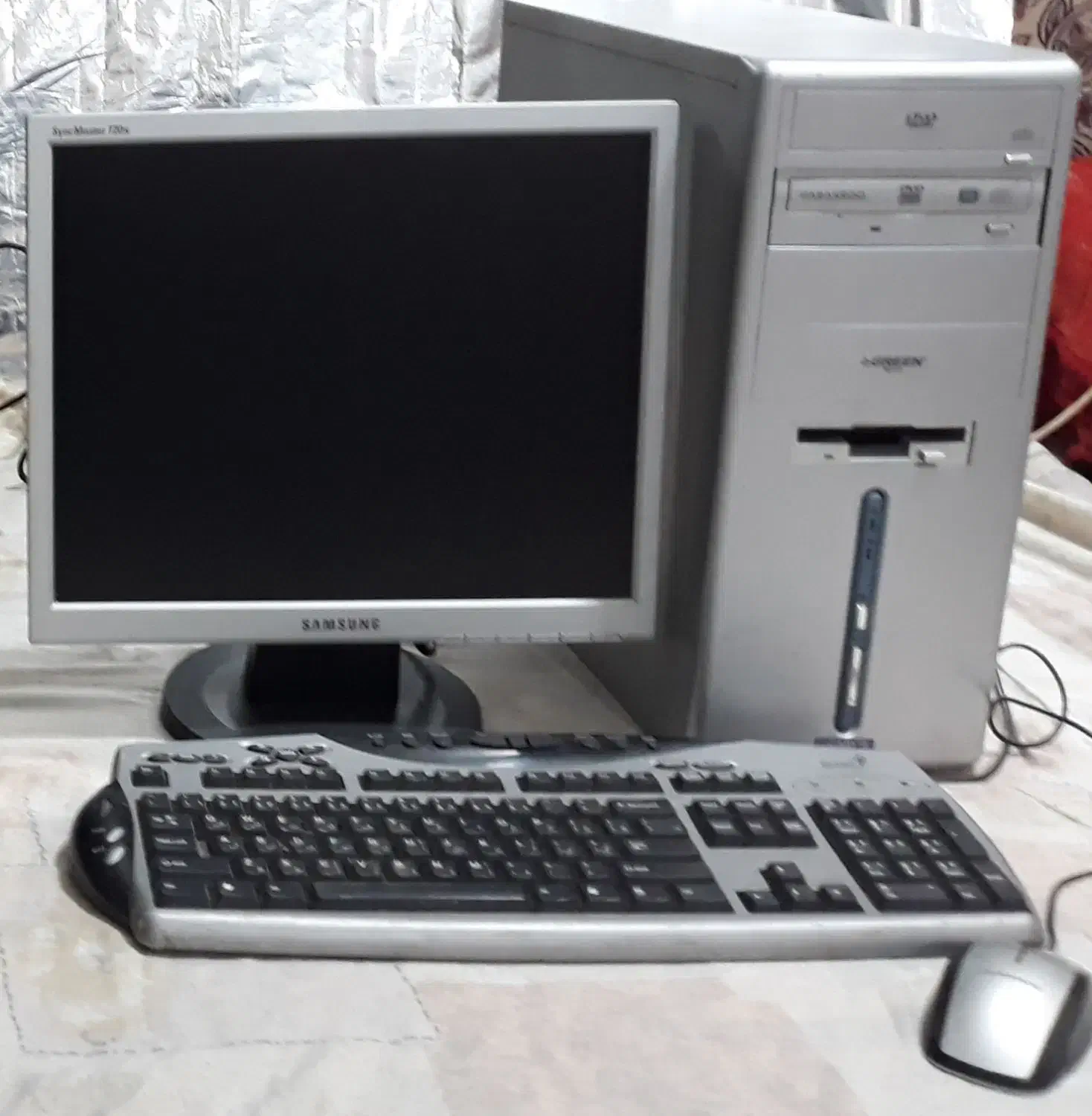 کامپیوتر رومیزی با مانیتور LCD|رایانه رومیزی|گرگان, |دیوار