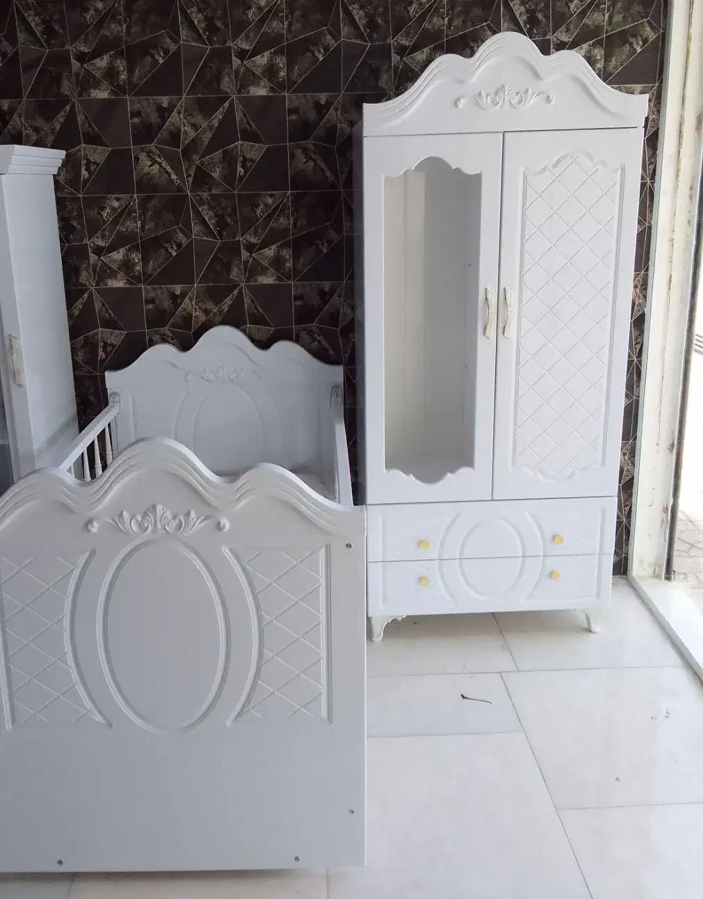 کمد بچه و تخت نوزادی ( 44)|تخت و سرویس خواب|مشکین‌دشت, |دیوار