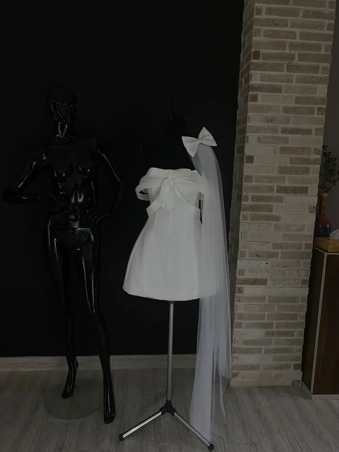 لباس عروس یا فرمالیته یا عقد|لباس|ساری, |دیوار