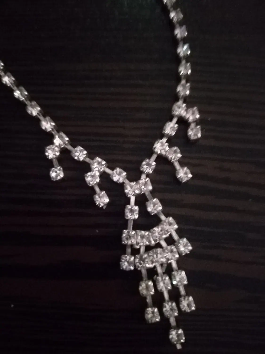 گردنبند|بدلیجات|گلبهار, شهر جدید گلبهار|دیوار