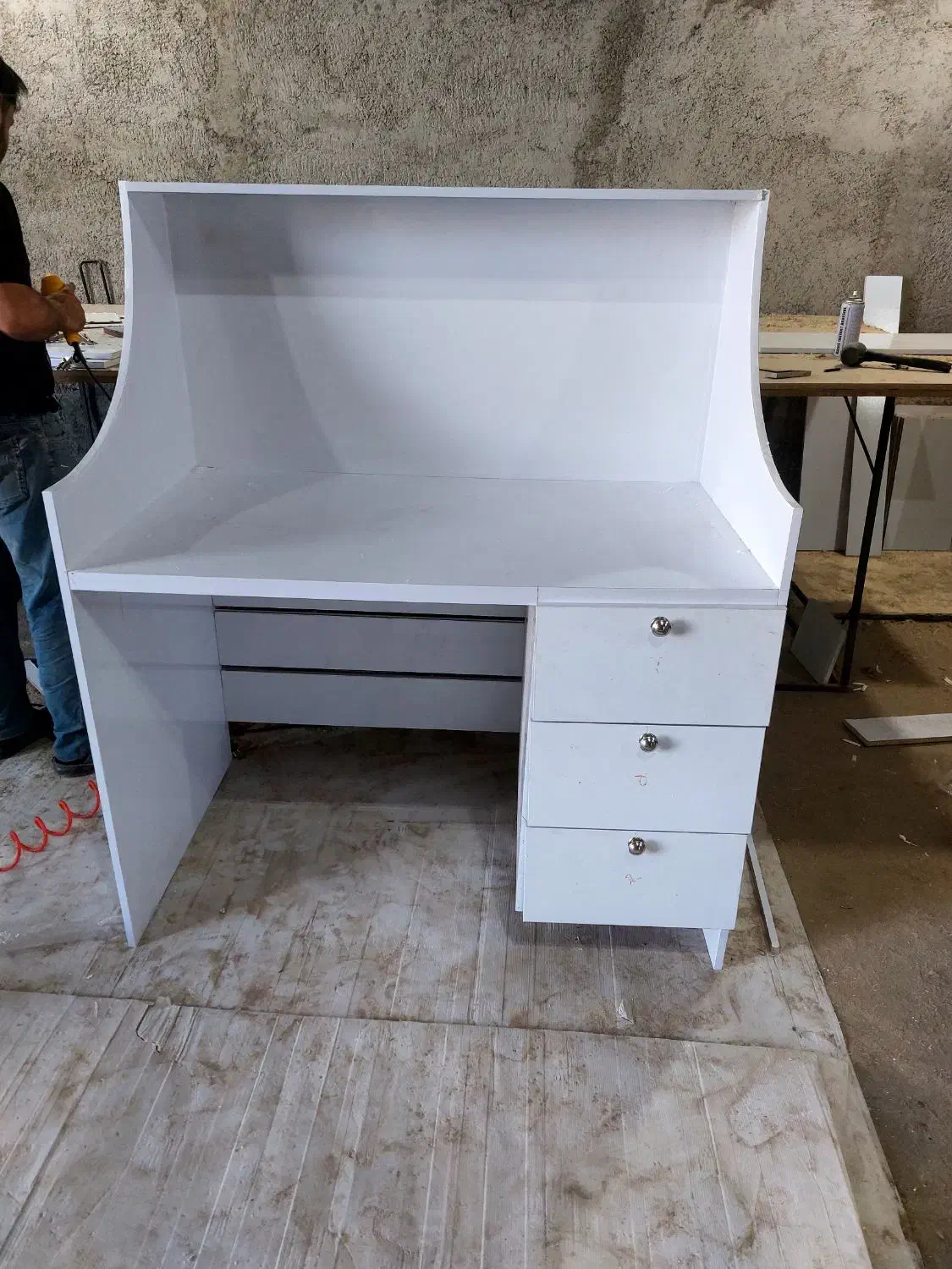 سفارش کابینت،میز تحریر ،قفسه، و غیره پذیرفته میشه|میز تحریر و کامپیوتر|فردیس, شهرک اسکویی|دیوار